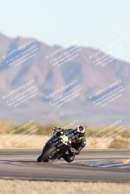 media/Dec-07-2025-CVMA (Sun) [[3e7d2de5dc]]/Race 17-Amateur Formula Middleweight/